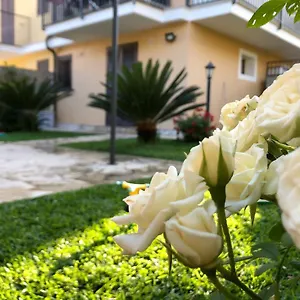 https://villa-le-rose-noto.sicilyhotelsitaly.net